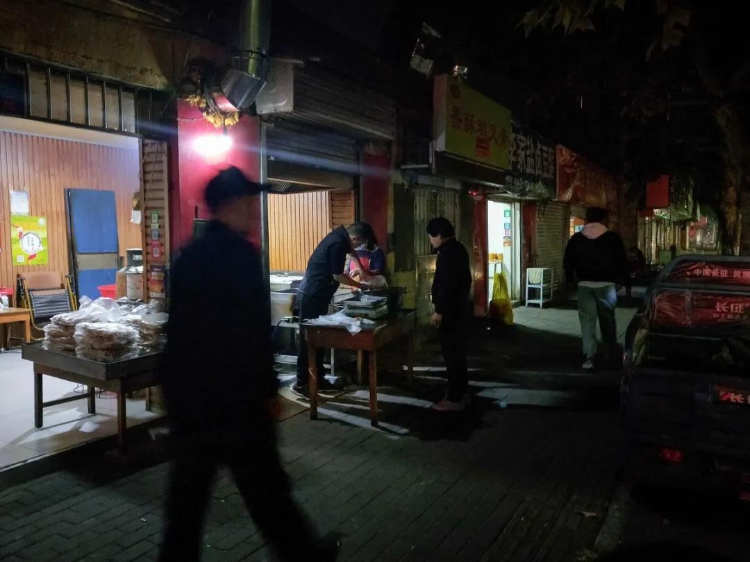 凌晨時分的臨沂，我看到了不一樣的生活