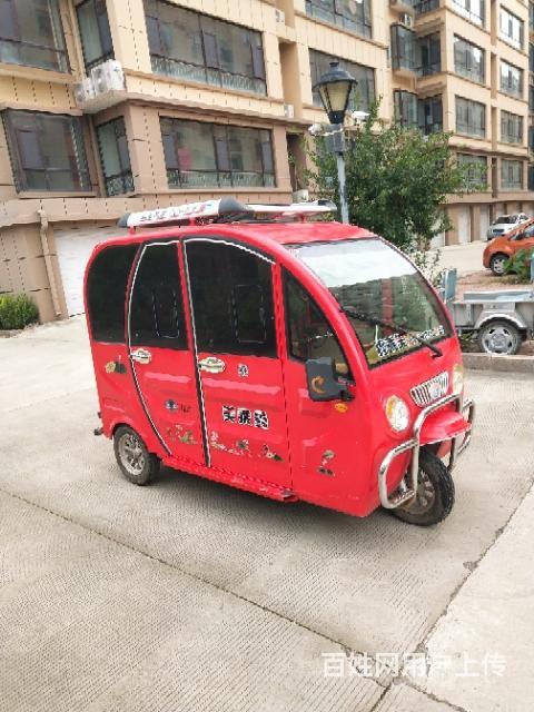很新的電動(dòng)棚三輪車