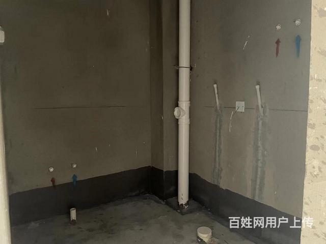 急 售！致遠(yuǎn)翡翠湖，好樓層，戶型好，價格可談。