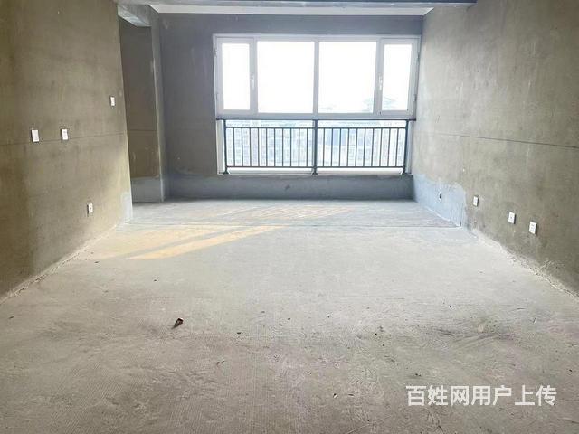 急 售！致遠(yuǎn)翡翠湖，好樓層，戶型好，價格可談。