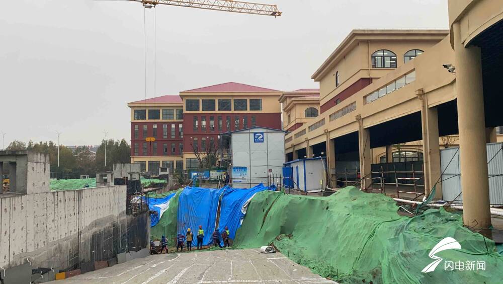 問(wèn)政追蹤｜臨沂沂河實(shí)驗(yàn)小學(xué)操場(chǎng)遲遲未建成，當(dāng)?shù)貙㈤_(kāi)通綠色通道，年底前建成操場(chǎng)