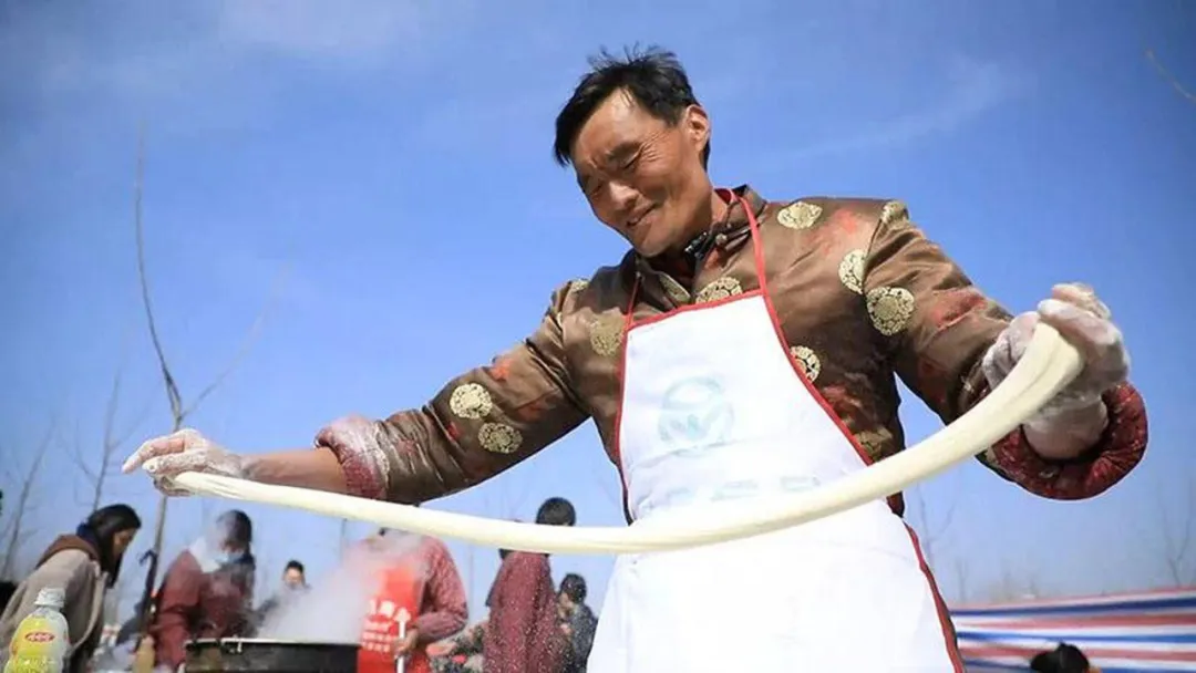 臨沂費縣拉面哥火爆全網(wǎng)，如何利用巨大流量？官方這么回復