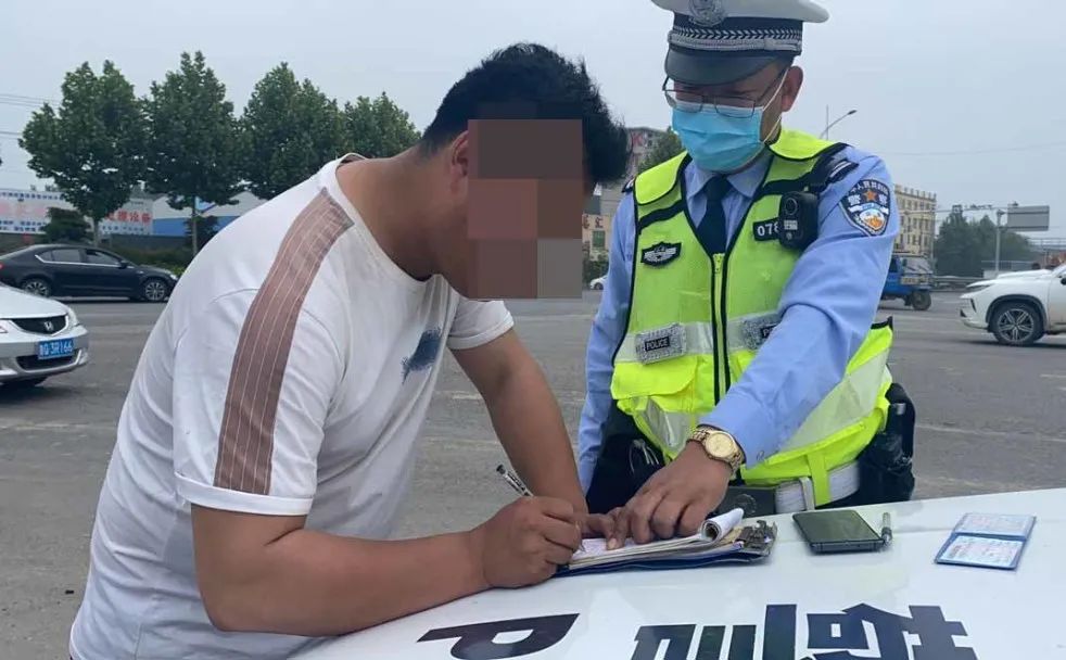 車子逾期未年檢，司機(jī)竟也“不合格”
