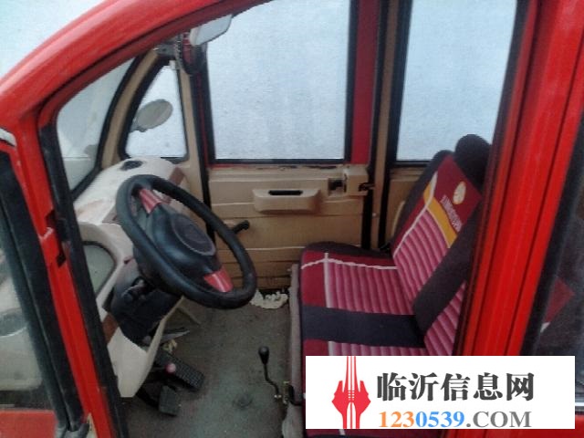 四輪電動車。