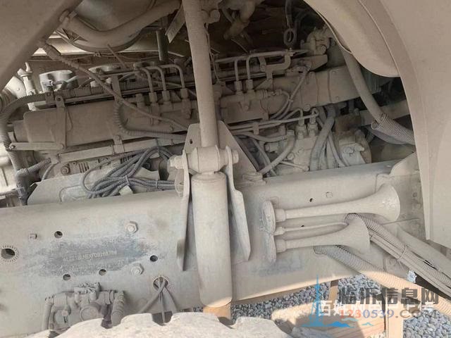 售16年二手豪沃大12方攪拌車340馬力后八輪國四