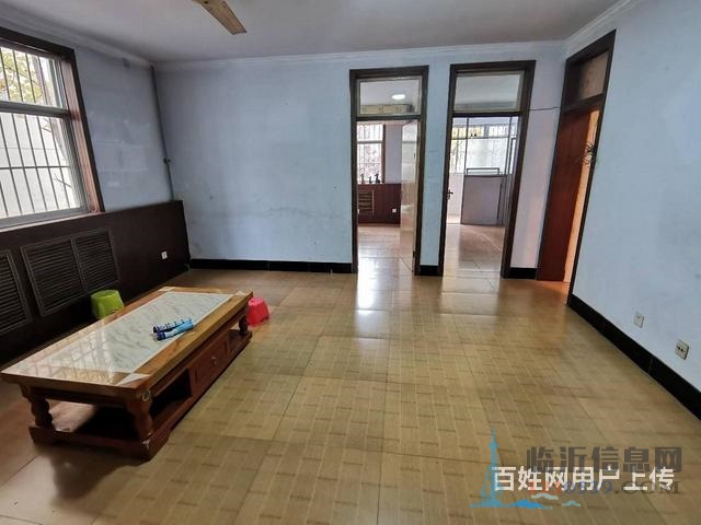 后園馨園A區(qū)！三小十二中！大三室！好樓層大產(chǎn)權(quán)！雙氣！誠意售