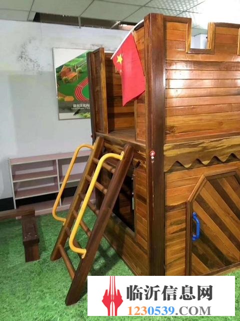 特價處理一套沙比利小型滑梯