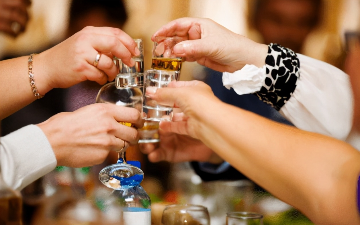 白酒新標準即將出爐：讓你明明白白喝白酒！以后這幾類酒將不能被稱為“白酒”了