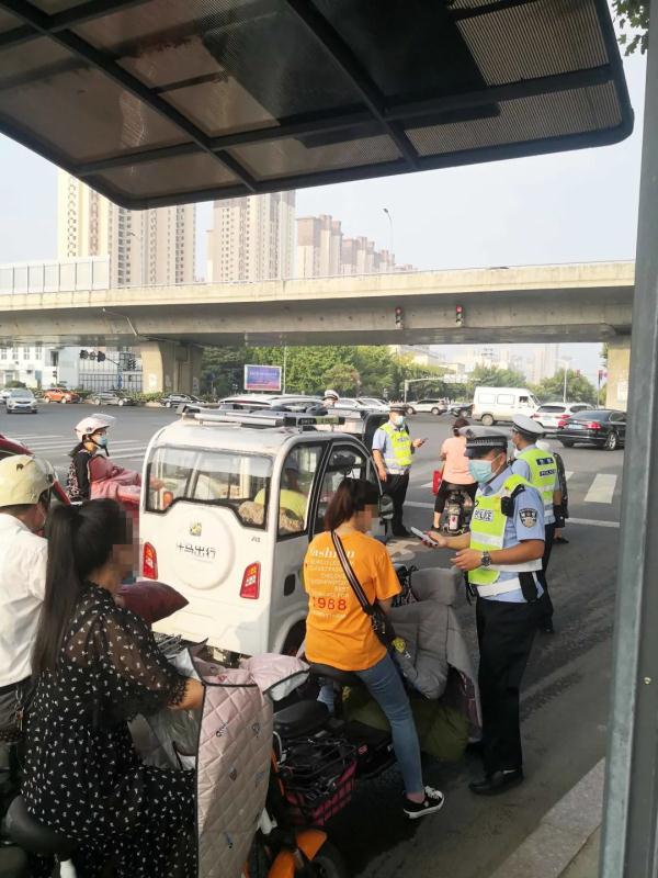 還不戴頭盔？臨沂公安交警“遞進式智慧勸導(dǎo)”，多人已“嘗鮮”