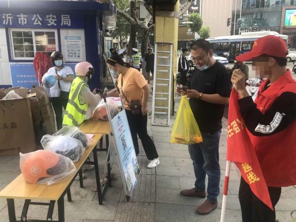 還不戴頭盔？臨沂公安交警“遞進式智慧勸導(dǎo)”，多人已“嘗鮮”