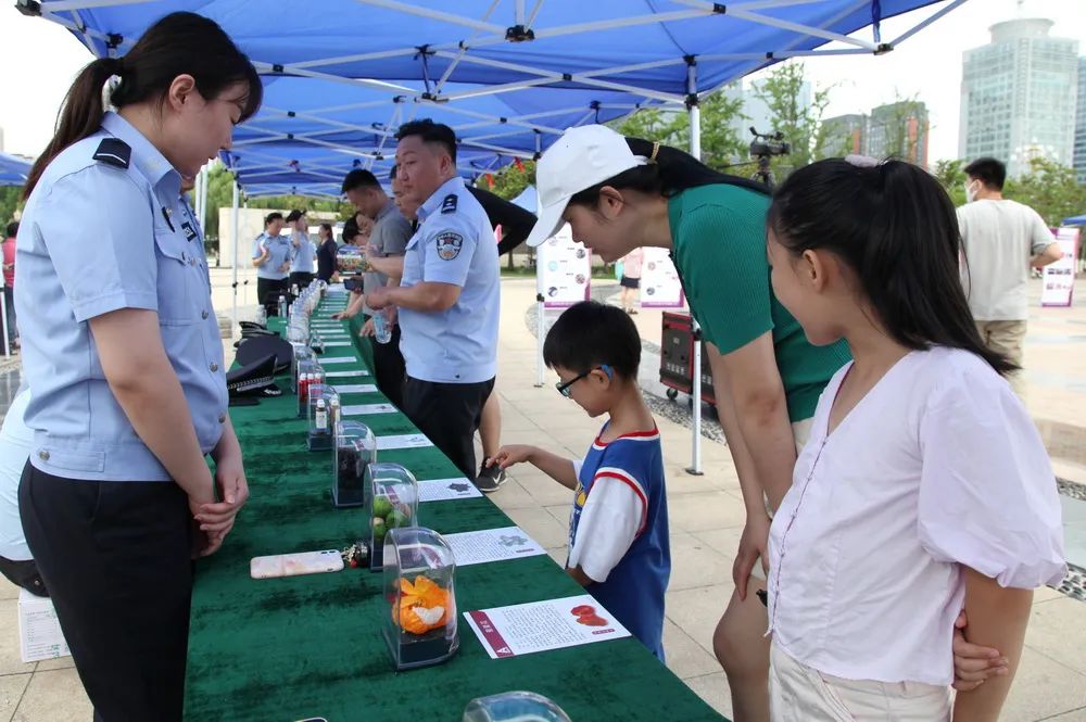 臨沂市舉行“喜迎二十大、禁毒保平安”“6.26”國(guó)際禁毒日主題宣傳活動(dòng)