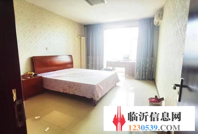 巧克麗都 多層 二樓精裝修出售 雙衛(wèi)帶車庫  齊全交通方便