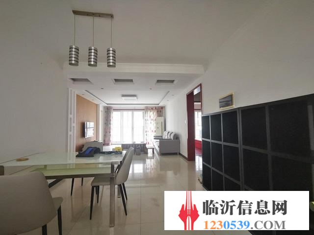 開(kāi)元上城 南北通透 元寶戶型 三室兩衛(wèi) 證過(guò)二 帶產(chǎn)權(quán)車(chē)位