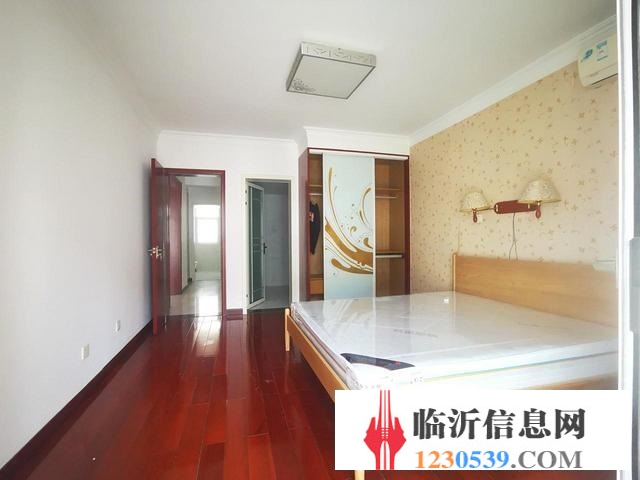 開(kāi)元上城 南北通透 元寶戶型 三室兩衛(wèi) 證過(guò)二 帶產(chǎn)權(quán)車(chē)位