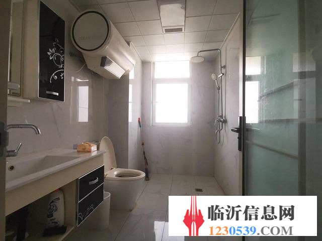 開(kāi)元上城 南北通透 元寶戶型 三室兩衛(wèi) 證過(guò)二 帶產(chǎn)權(quán)車(chē)位