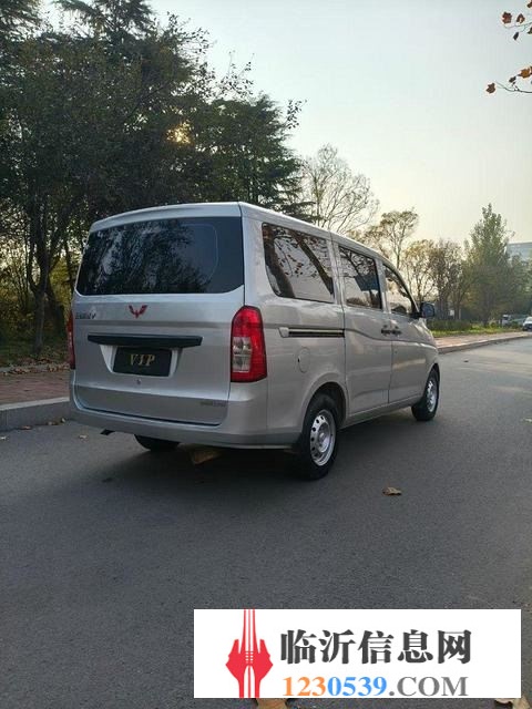 18年極品一手五菱榮光V，五座五座五座，全車原版，